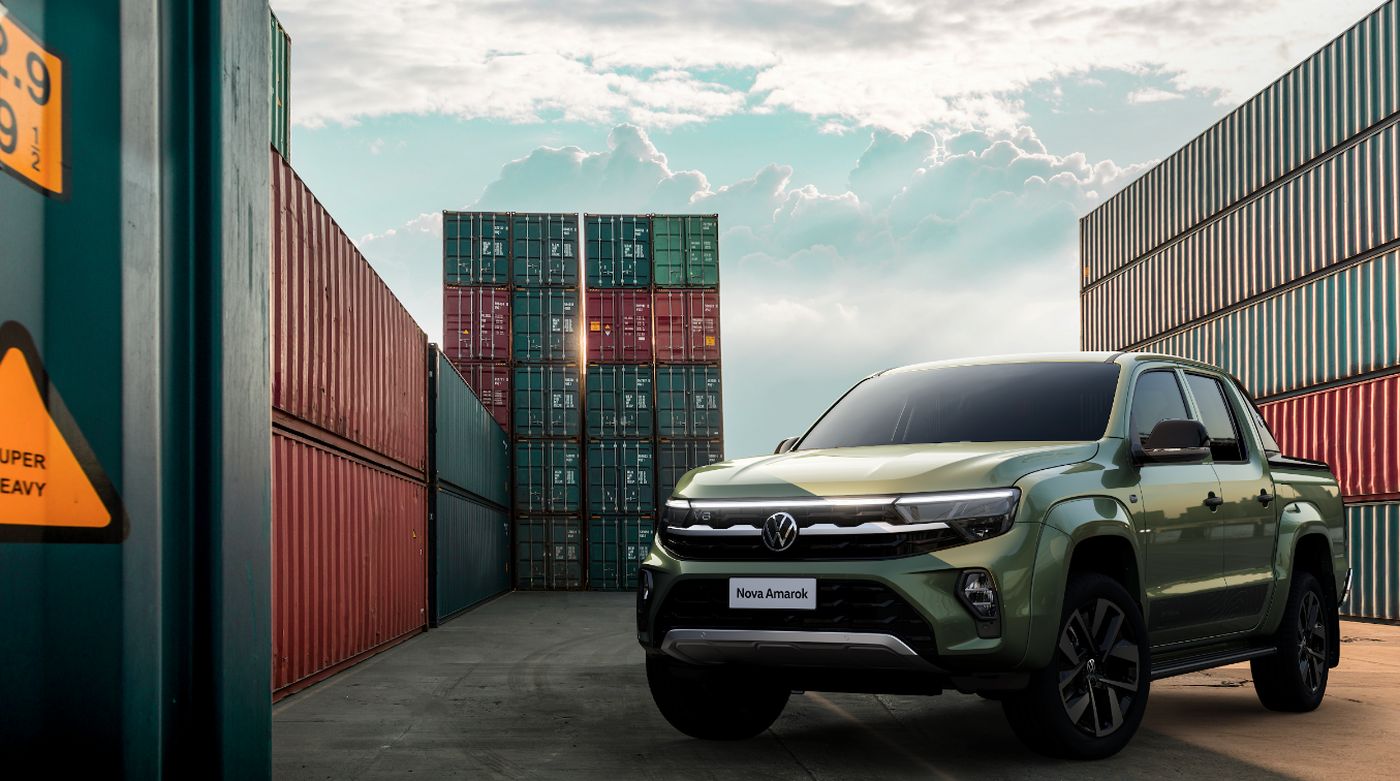 VOLKSWAGEN AMAROK EXTREME 2025 CINZA OLIVE FRENTE E LATERAL