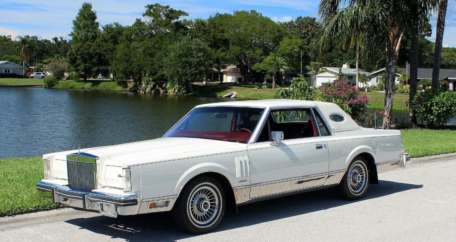 LINCOLN CONTINENTAL COUPE 1983 BRANCO FRENTE LATERAL