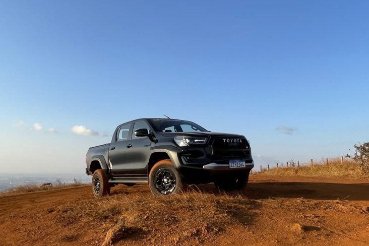 TOYOTA HILUX GR SPORT 2024 PRETA FRENTE LATERAL TRASEIRA (18)