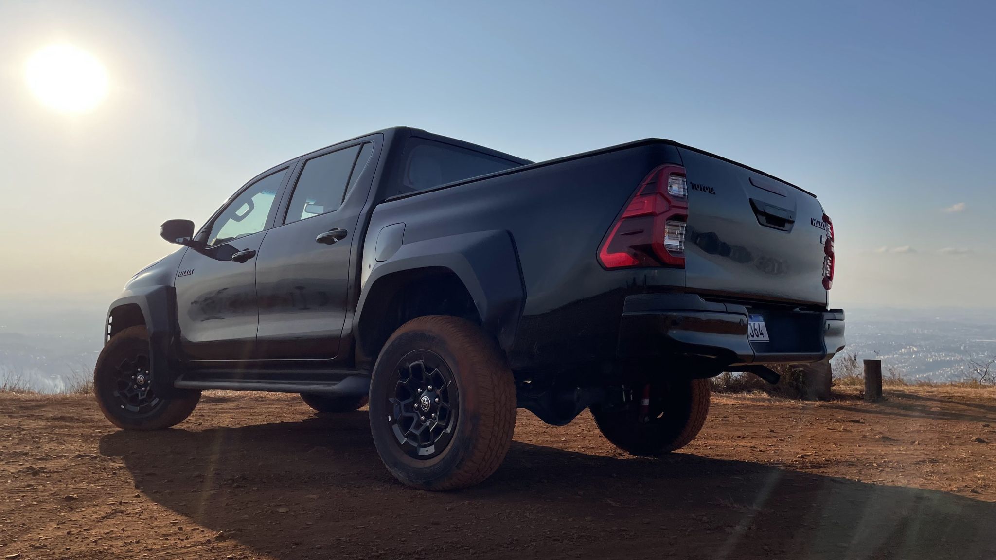 TOYOTA HILUX GR SPORT 2024 PRETA FRENTE LATERAL TRASEIRA (3)