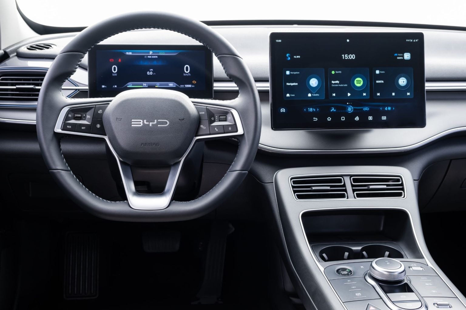 BYD King quis incomodar Corolla, mas vende menos que Sentra