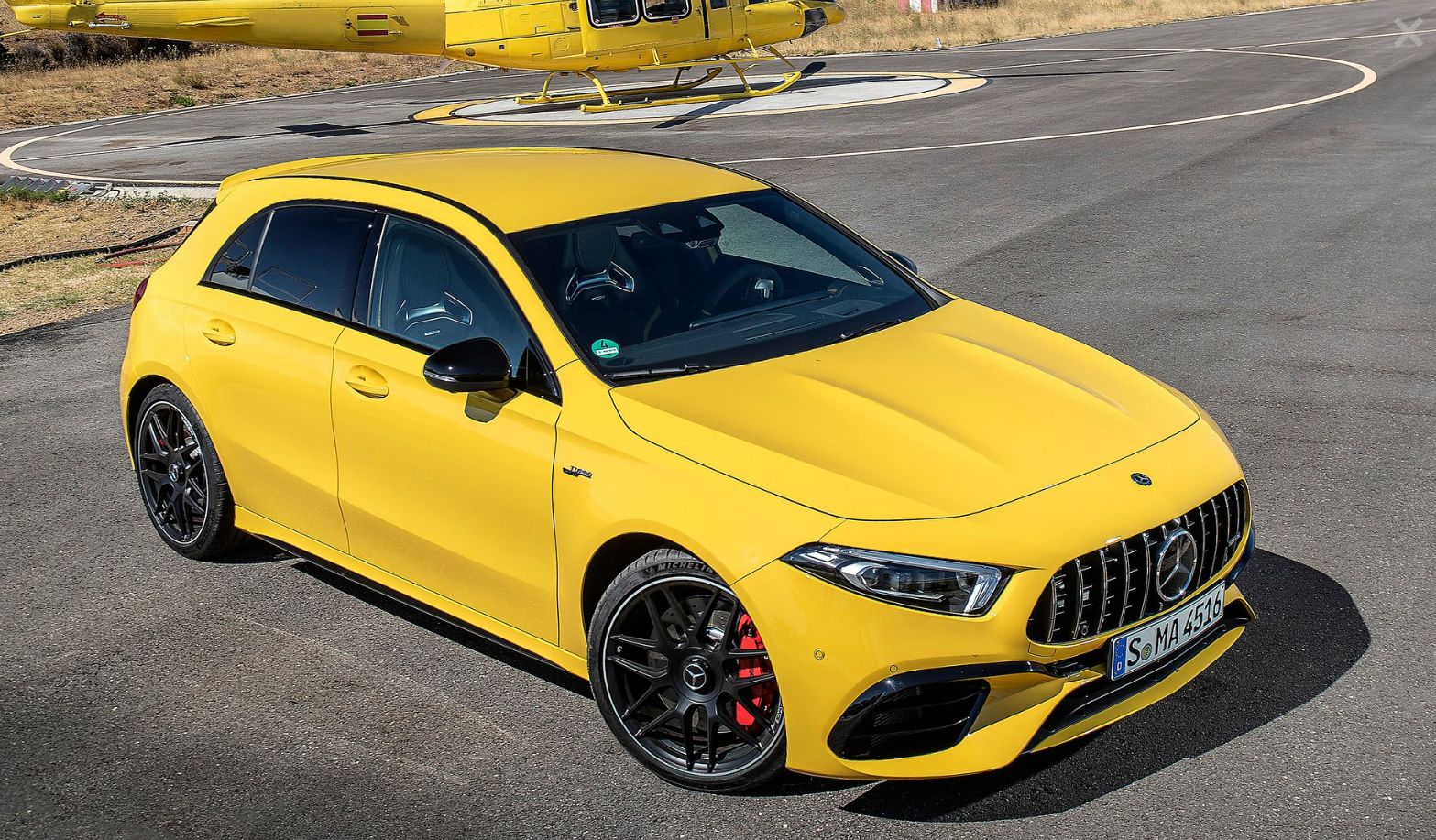 MERCEDES BENZ A45 S 4MATIC+ 2024 AMARELO FRENTE E LATERAL