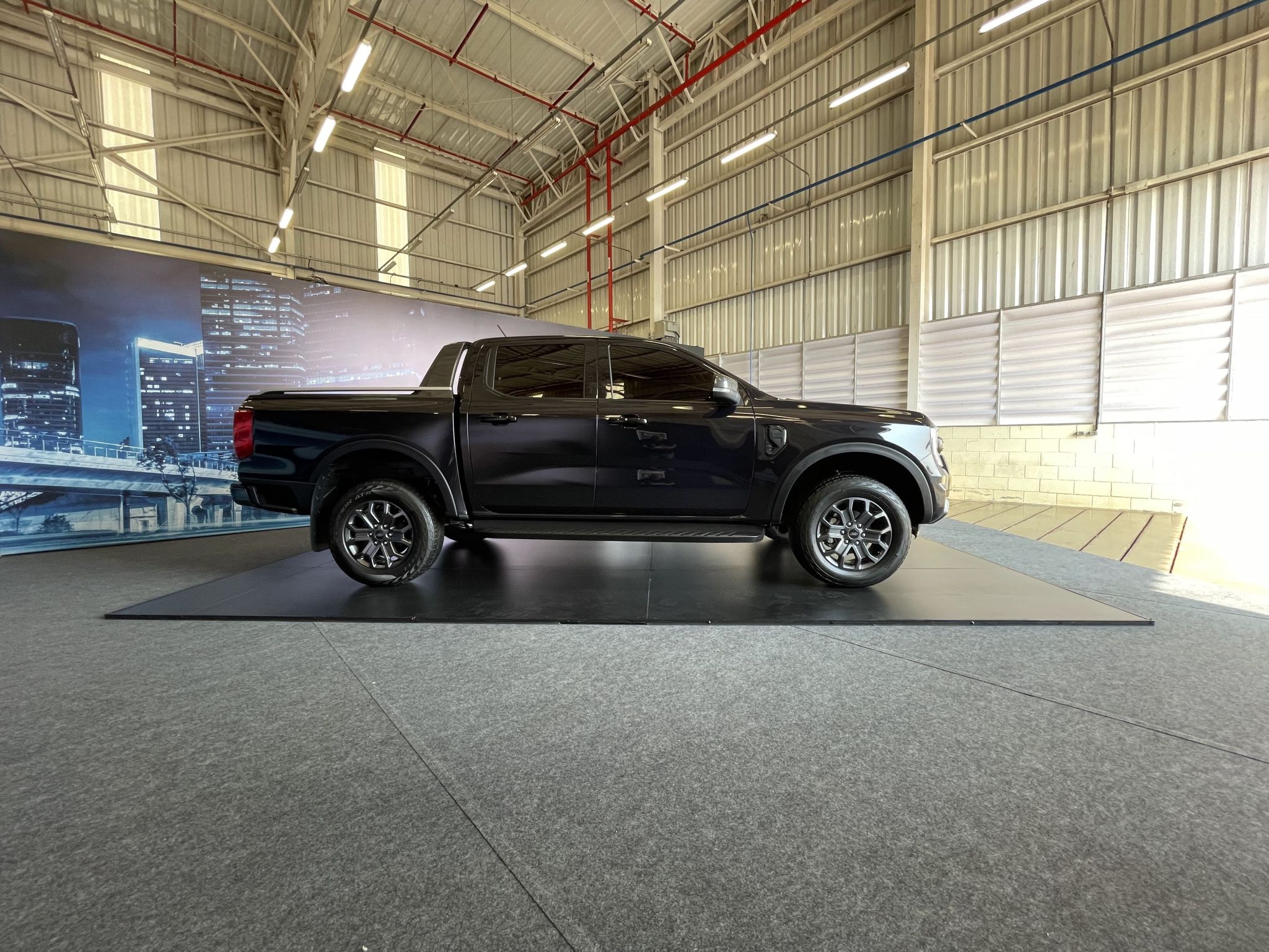 FORD RANGER BLACK 2025 FRENTE E LATERAL (2)