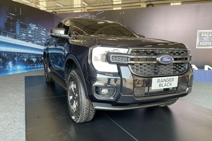 FORD RANGER BLACK 2025 FRENTE E LATERAL (3)