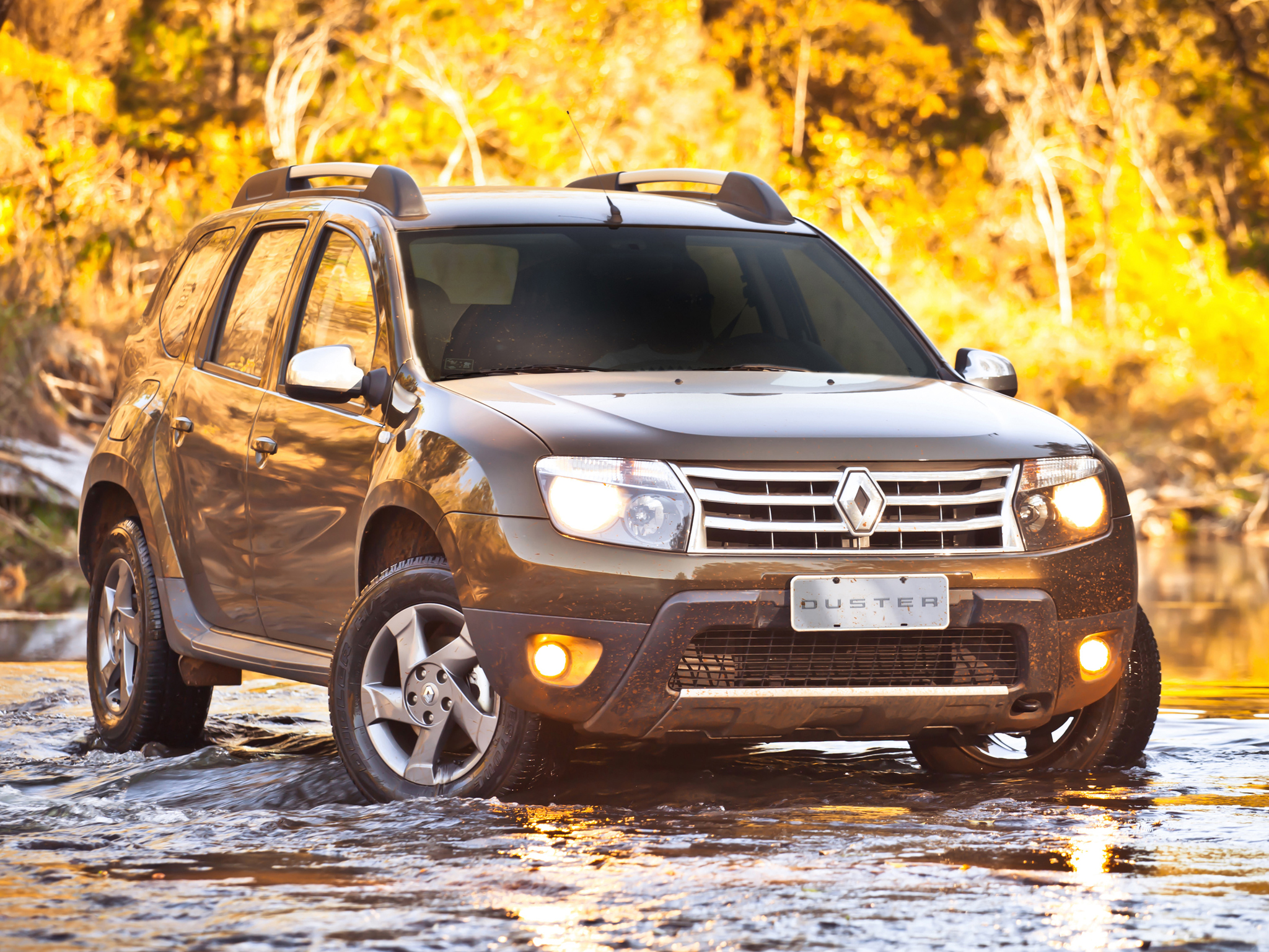 RENAULT DUSTER DYNAMIQUE MARROM FRENTE E LATERAL