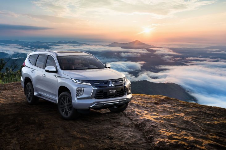 Mitsubishi Pajero Sport 2025 Legend branco frente