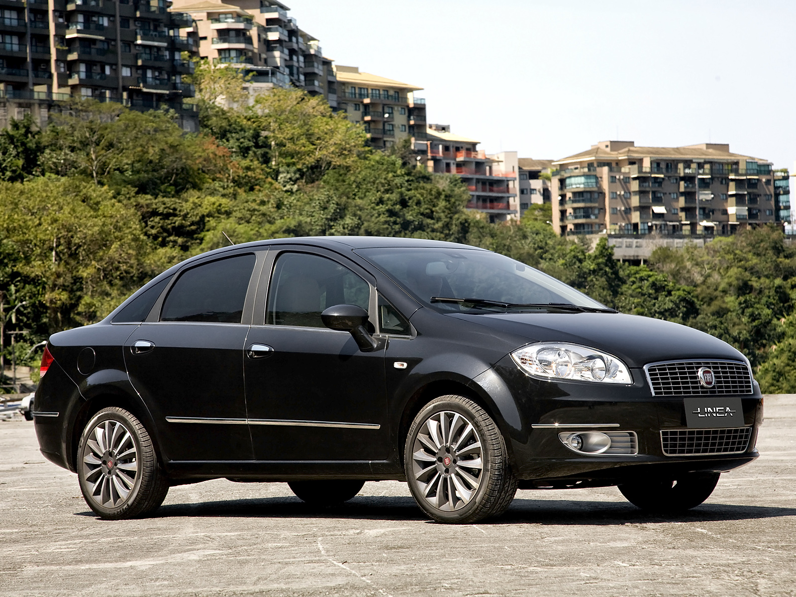 fiat linea t jet preto frente parado