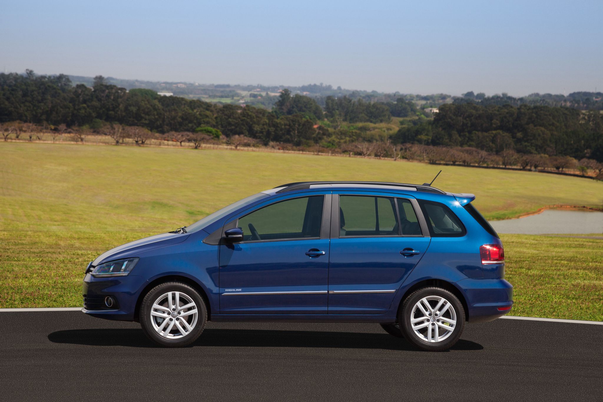 VOLKSWAGEN SPACEFOX 2015 AZUL LATERAL