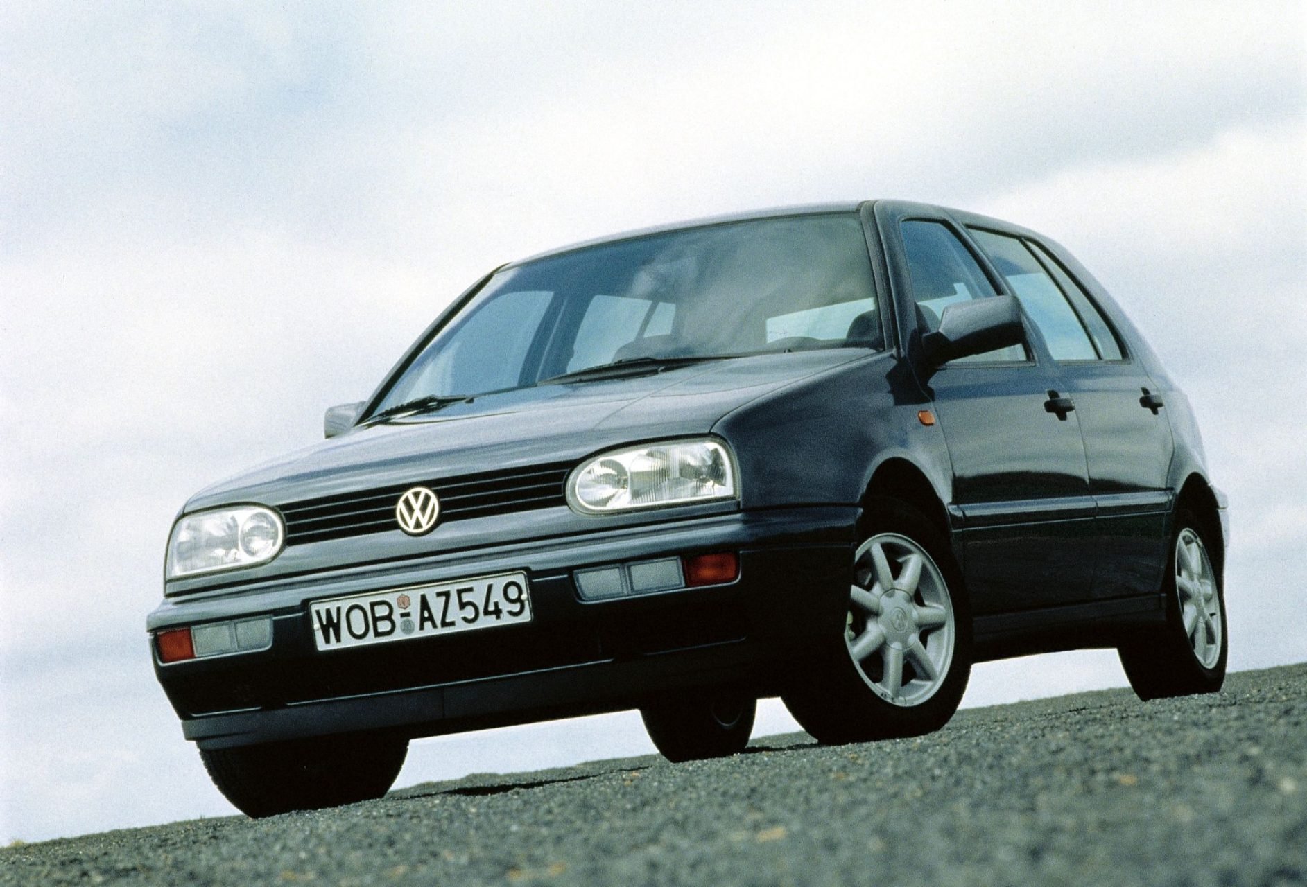 volkswagen golf 5 door mk3 verde frente parado