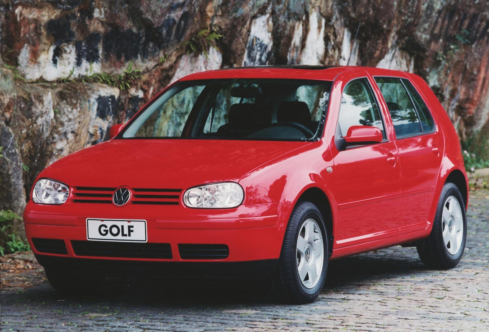 volkswagen golf 1999 nacional 1 6sr vermelho frente parado