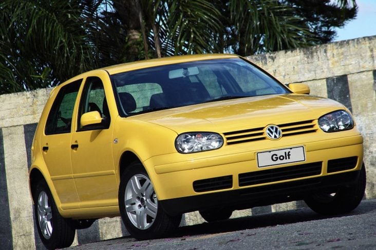 volkswagen golf 2 0 sport 2003 amarelo frente parado