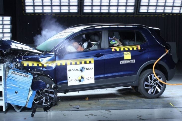 Volkswagen T Cross 2025 azul lateral crash test latin ncap