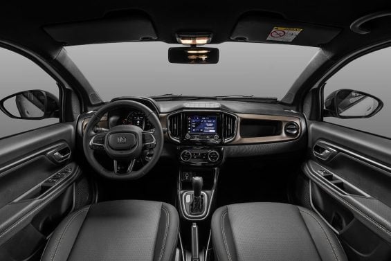 Fiat Strada Tributo 125 interior painel e volante