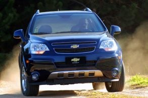 CHEVROLET CAPTIVA 2008 PRETO EM MOVIMENTO