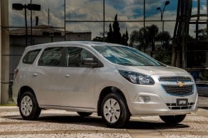 chevrolet spin LT prata frente parado