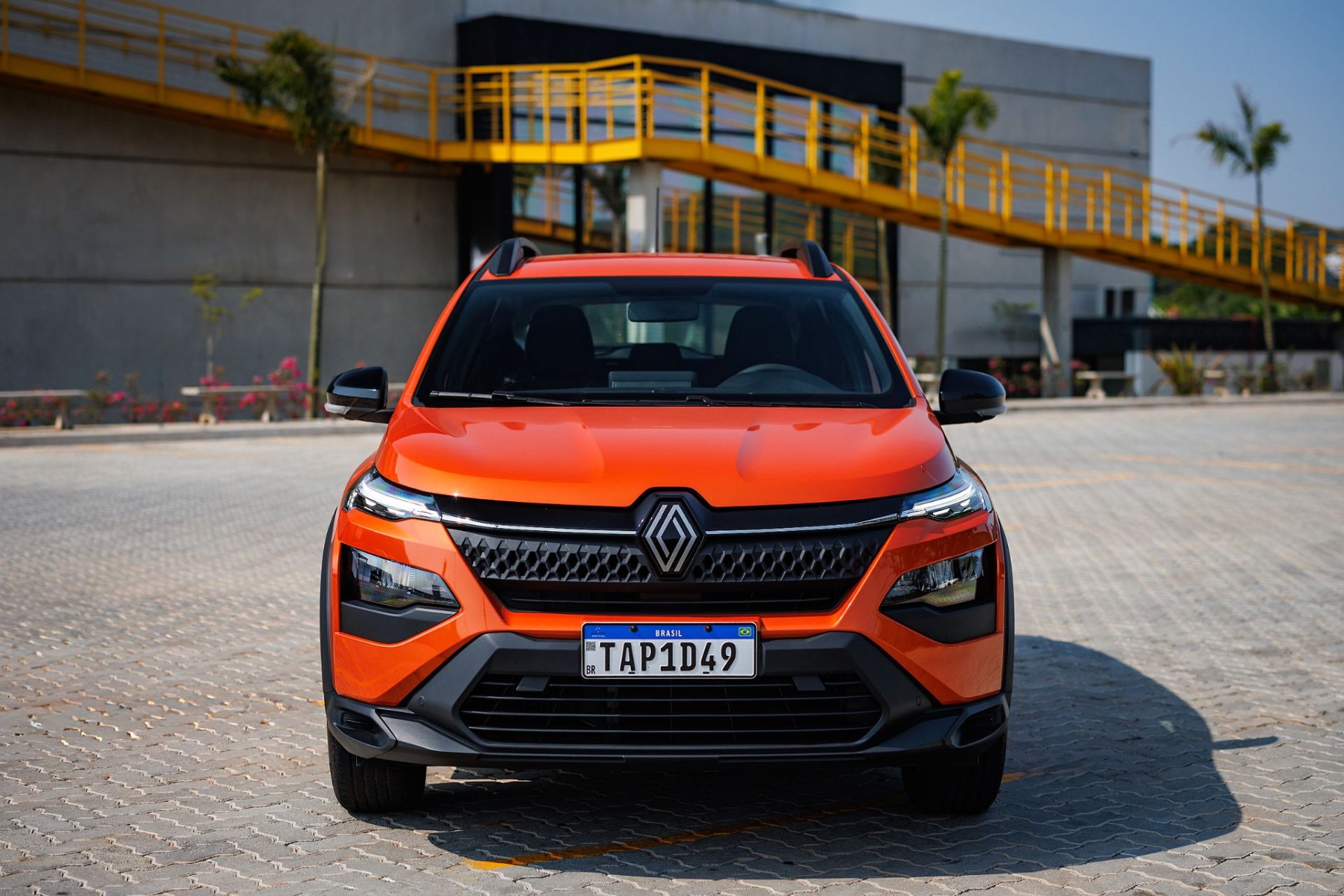 Renault Kardian evolution Manual Laranja Energy 2025 dianteira parado