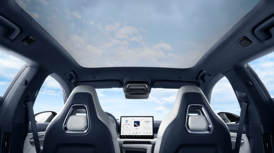 Zeekr 001 Flagship interior teto solar