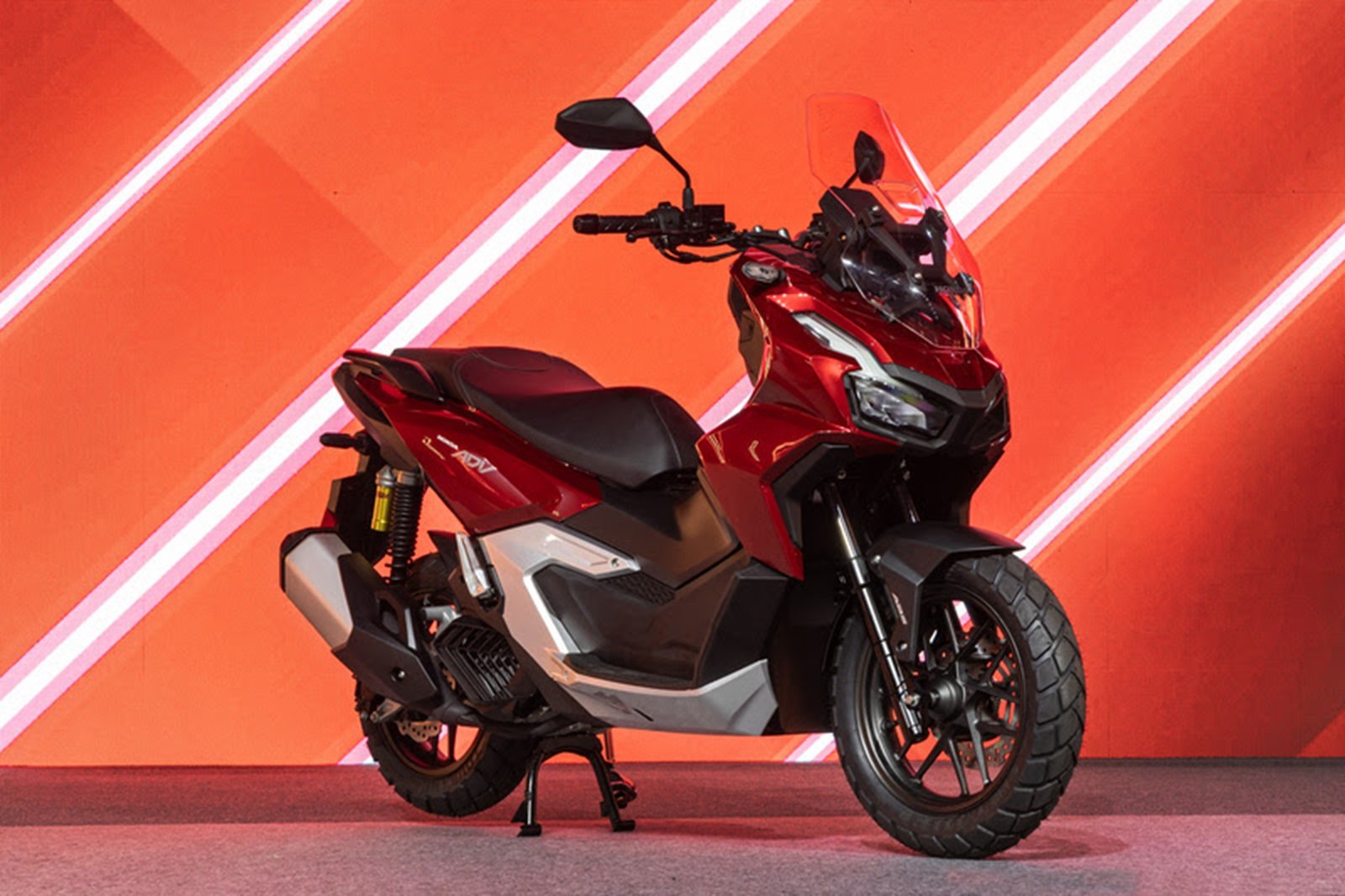 Honda ADV 2025 vermelha