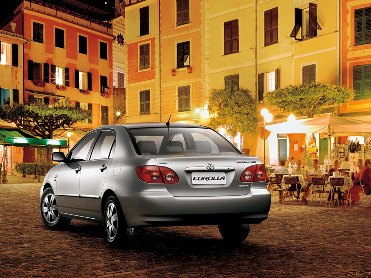 toyota corolla SE G 2006 prata traseira parado