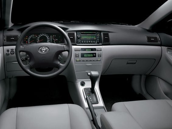 toyota corolla SE G 2006 interior painel