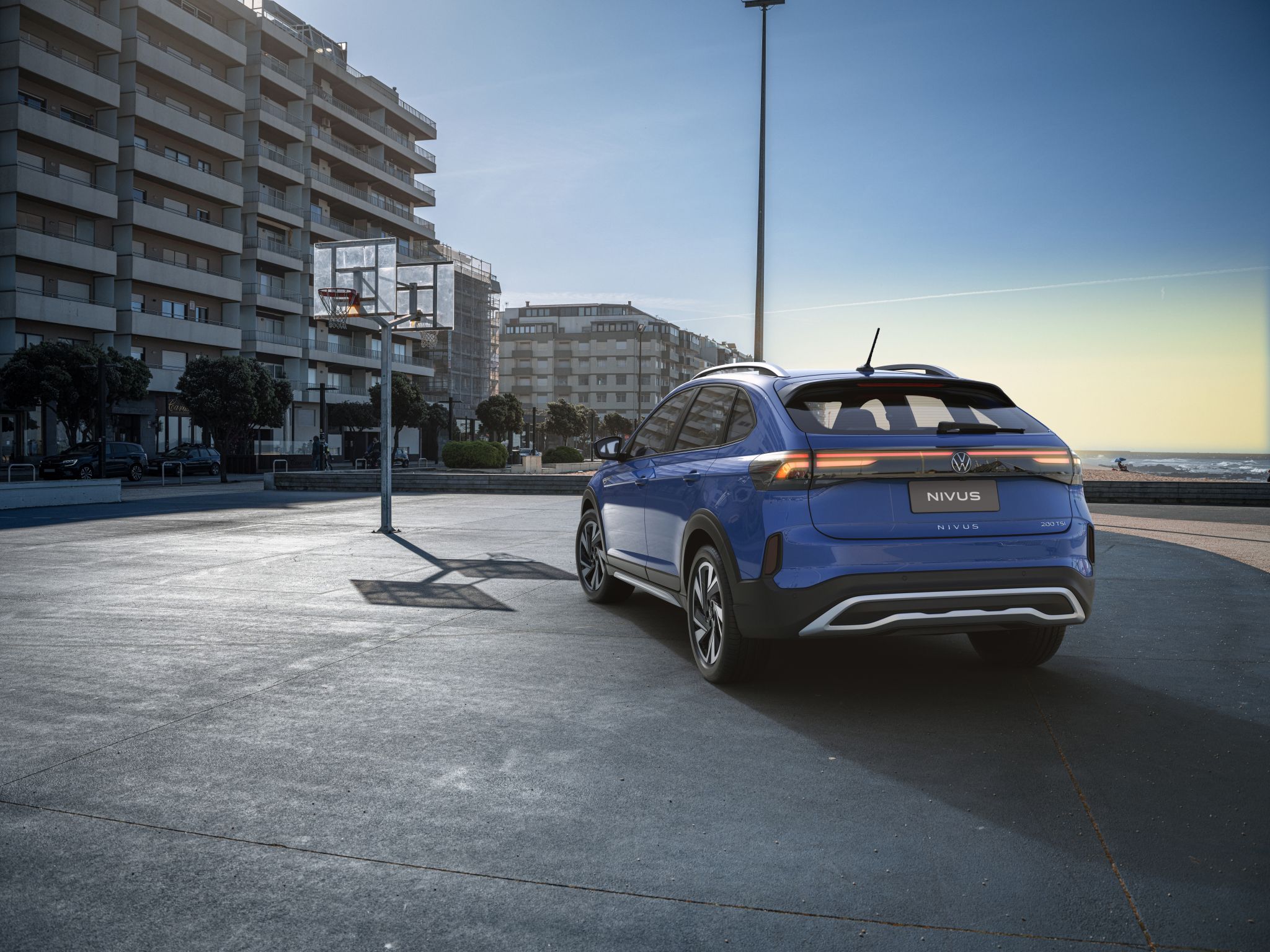 Volkswagen NIvus Highline 2025 azul traseira