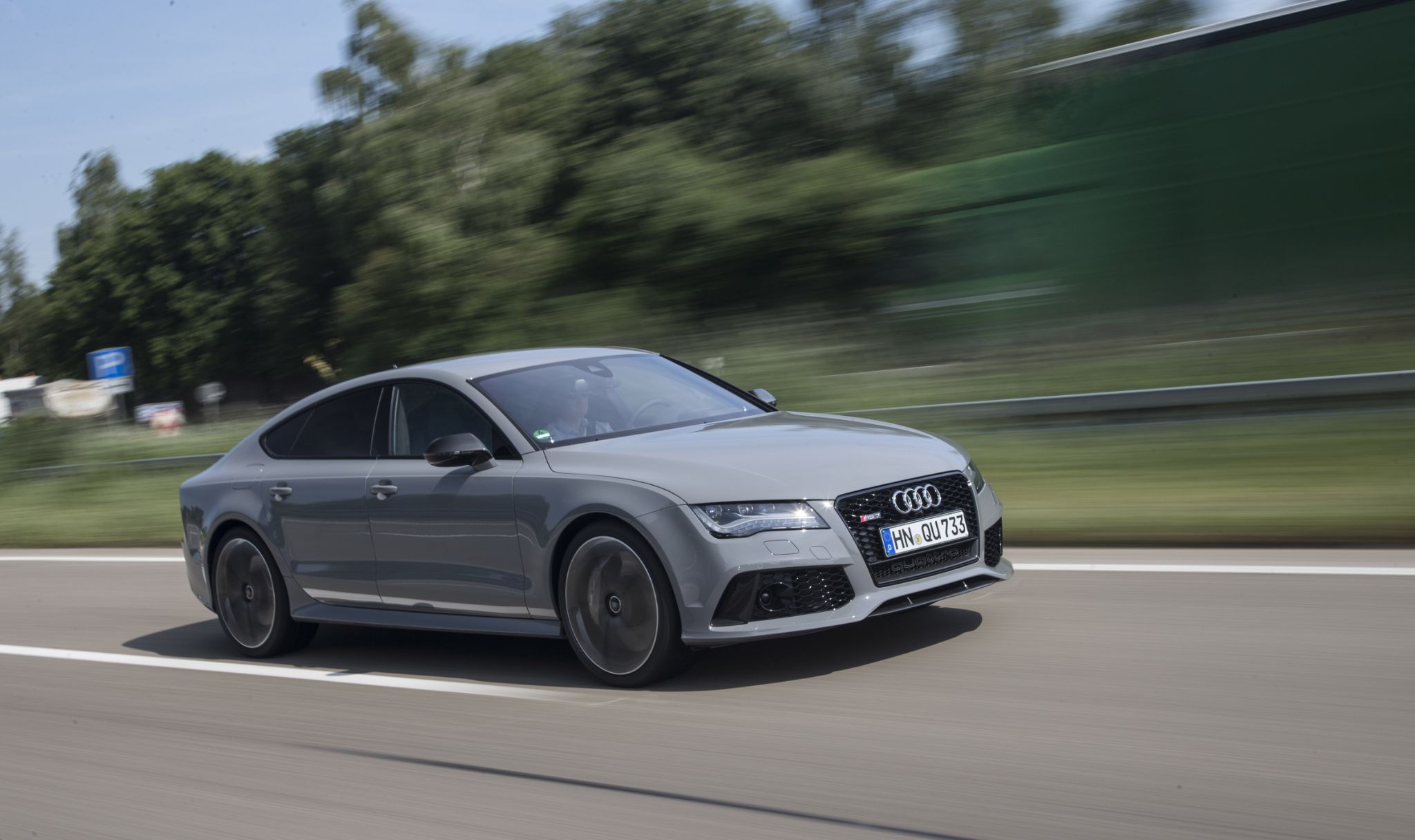 Audi RS7 2013 Nardò Grey frente em movimento