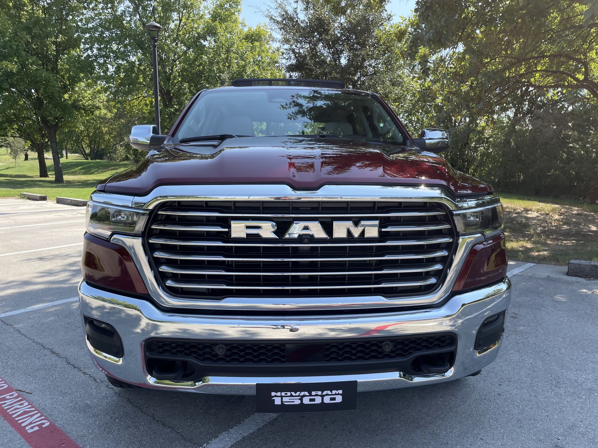 RAM 1500 LARAMIE 2025 VINHO FRENTE LATERAL TRASEIRA INTERIOR (3)