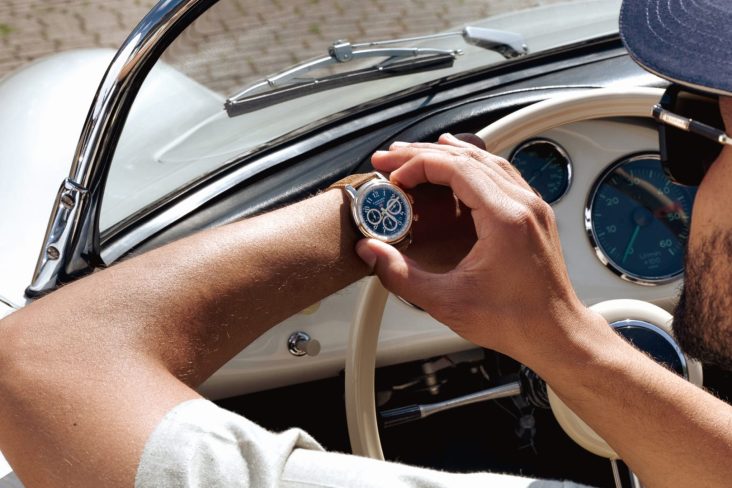 Chopard Mille Miglia homem dirigindo porsche 356