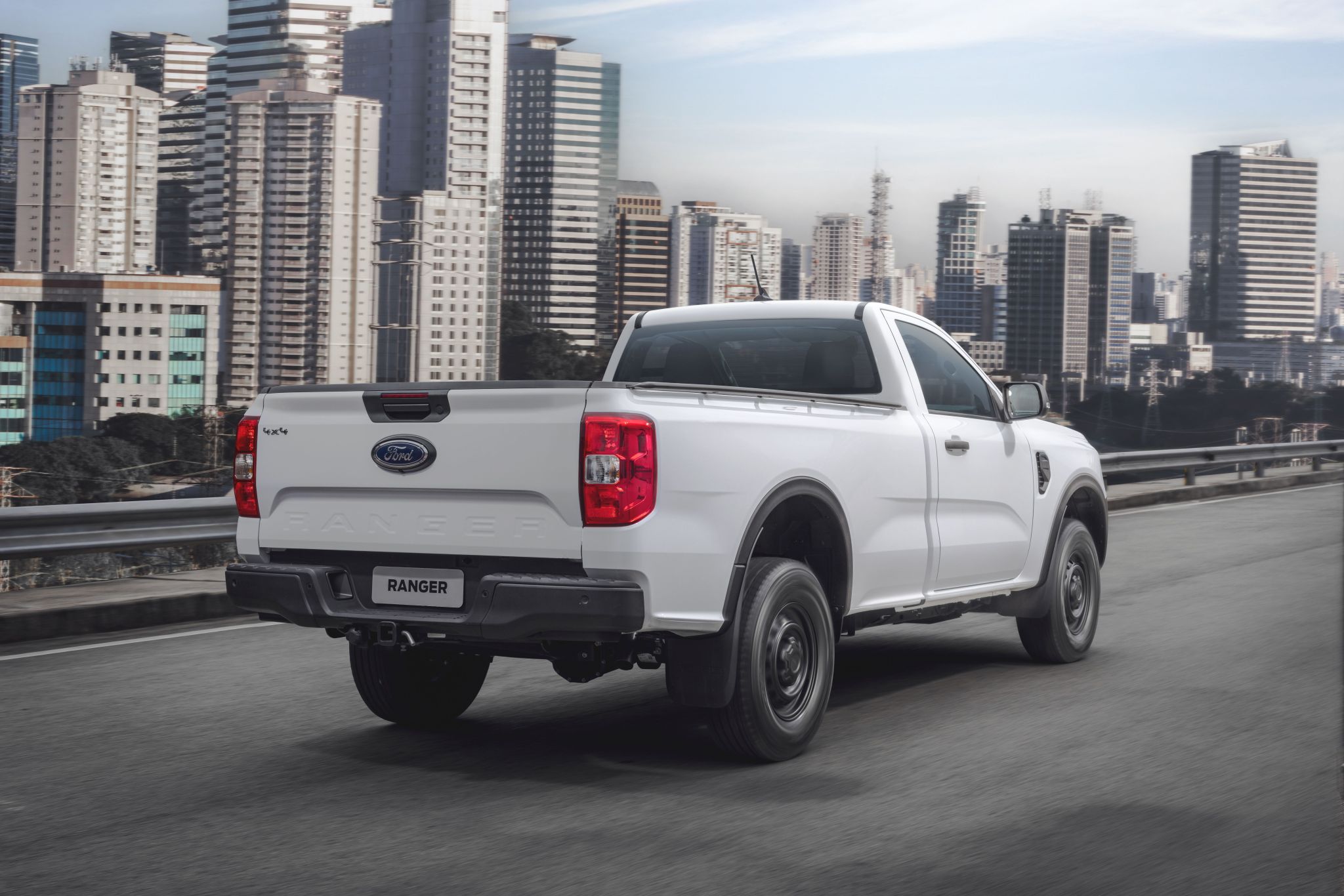 Ford apresenta Ranger cabine simples, mas ainda não deve entrar em vendas 