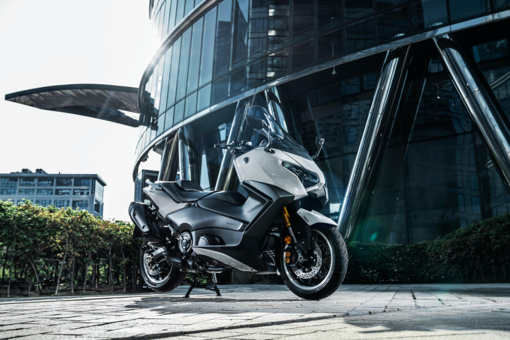 Yamaha TMAX e TMAX Tech MAX 2025 (1)