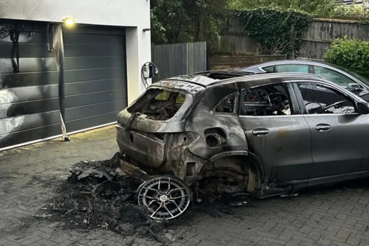 carro elétrico mercedes benz eqa explode e pega fogo