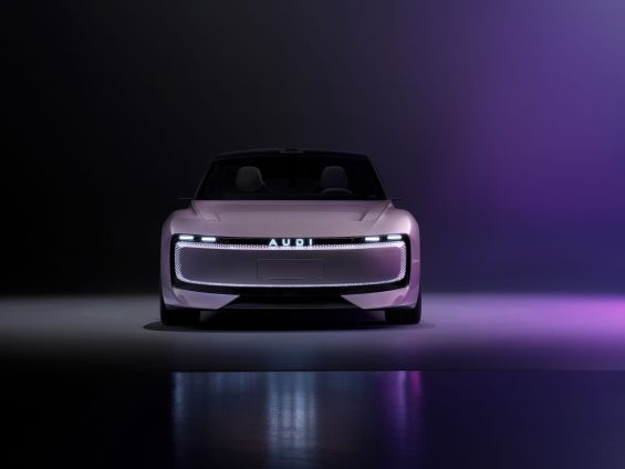 audi e concept violeta dianteira parado