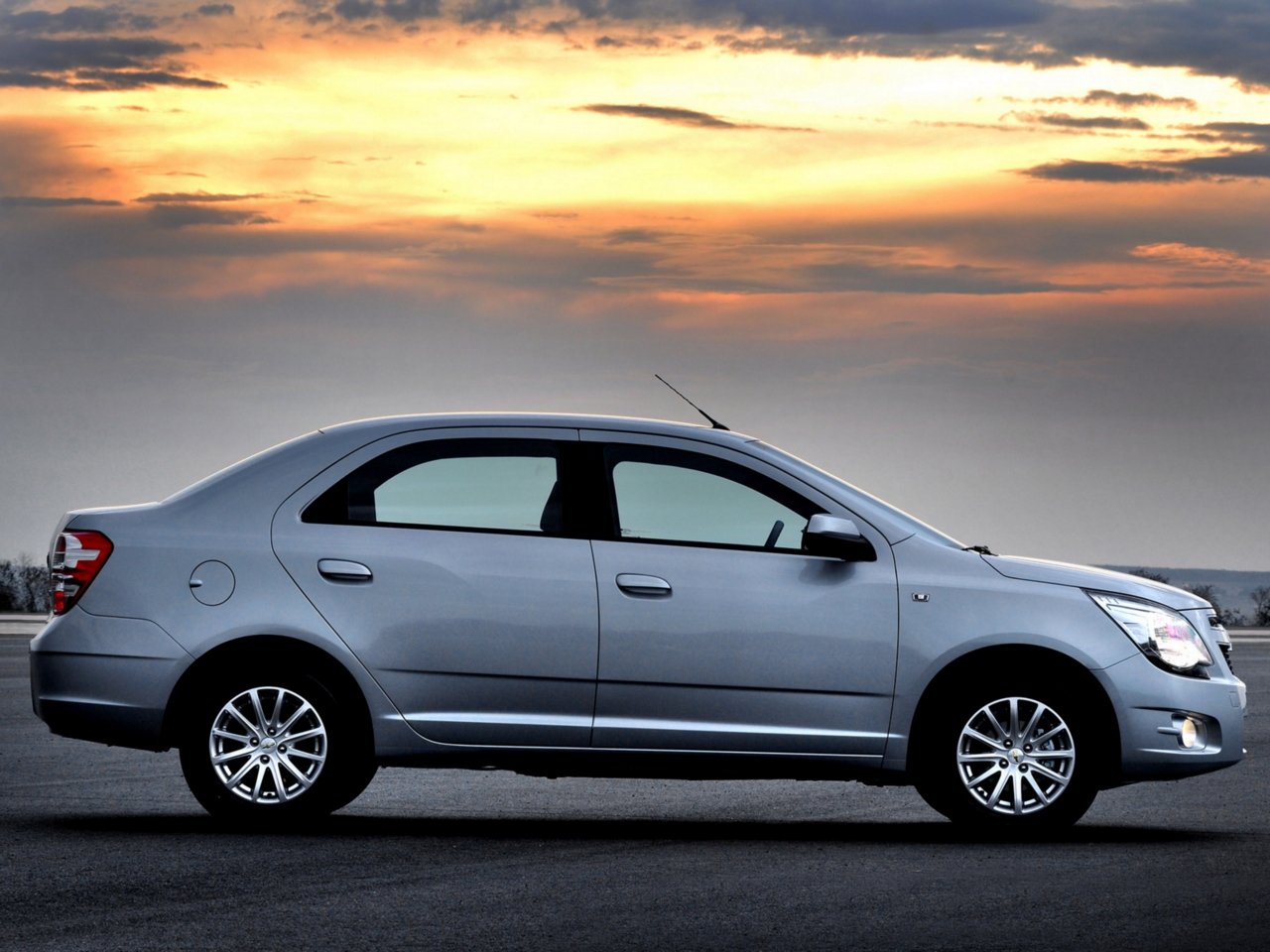 CHEVROLET COBALT 2015 PRATA LATERAL