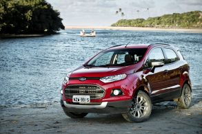 FORD ECOSPORT 2015 VERMELHO FRENTE E LATERAL