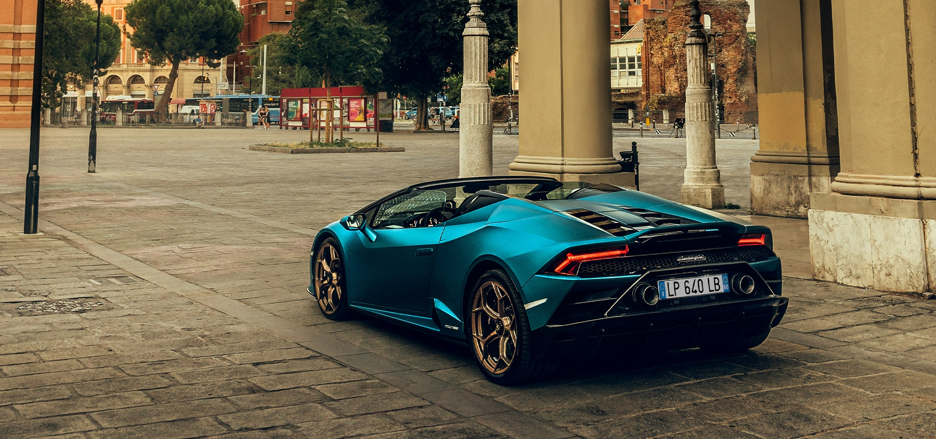 Lamborghini Huracan Evo Spider (2)