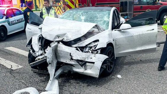 Cliente que bateu carro em test-drive não precisa ressarcir a concessionária, diz Justiça