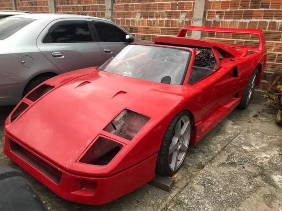 Réplica de Ferrari F 40 (1)