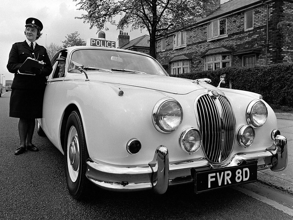 jaguar mark 2 police