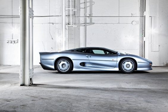 jaguar xj220 lateral