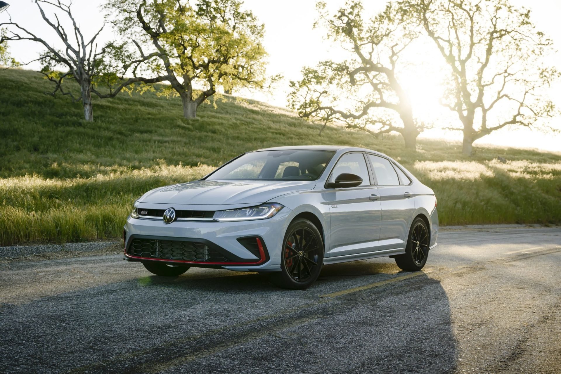 volkswagen jetta gli 2025 cinza frente parado