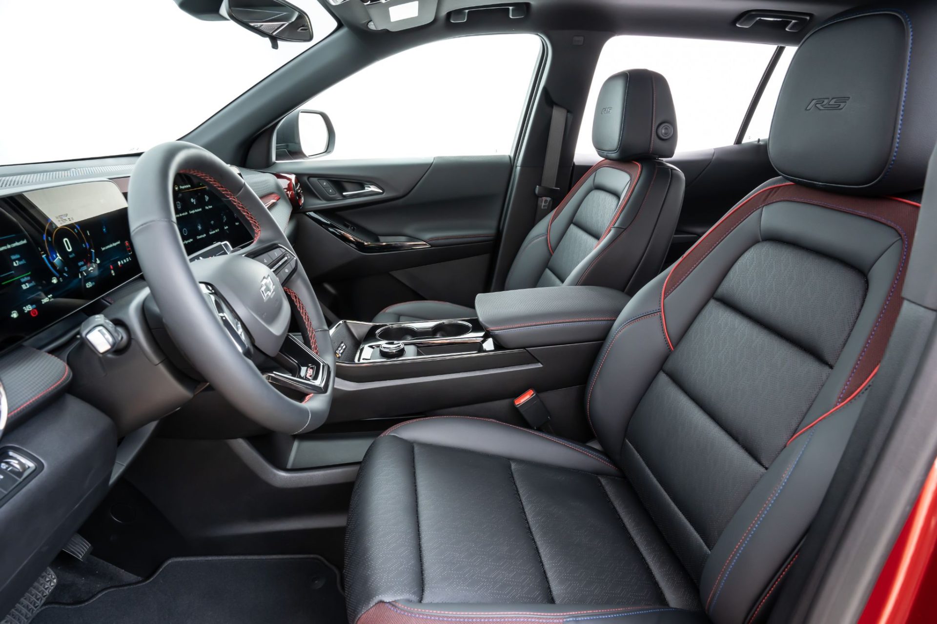 chevrolet-equinox-turbo-rs-2025-interior-bancos-dianteiros-1920x1280.jpg