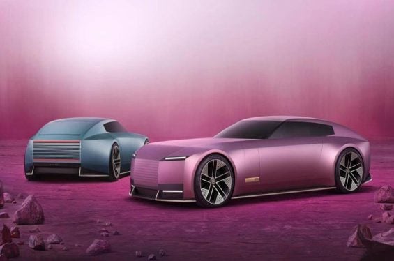 Novo conceito Jaguar vazado dois carros um rosa e outro azul em imagem digital vistos na diagonal Novo conceito Jaguar vazado dois carros um rosa e outro azul em imagem digital vistos na diagonal