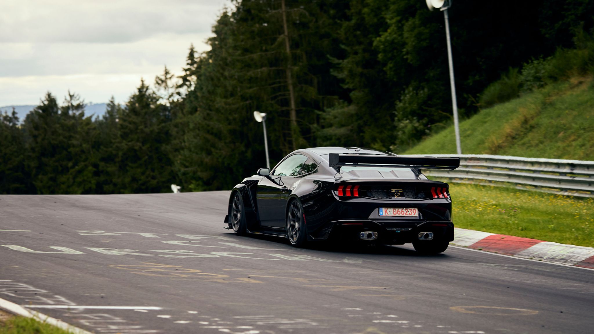 Ford Mustang GTD em Nurburgring (2)