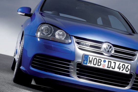 volkswagen golf r32 3 door detalhe dianteira grade