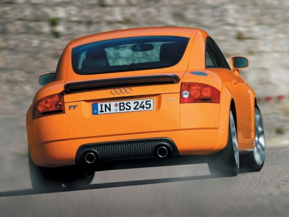 audi tt 3 2 quattro coupe laranja traseira