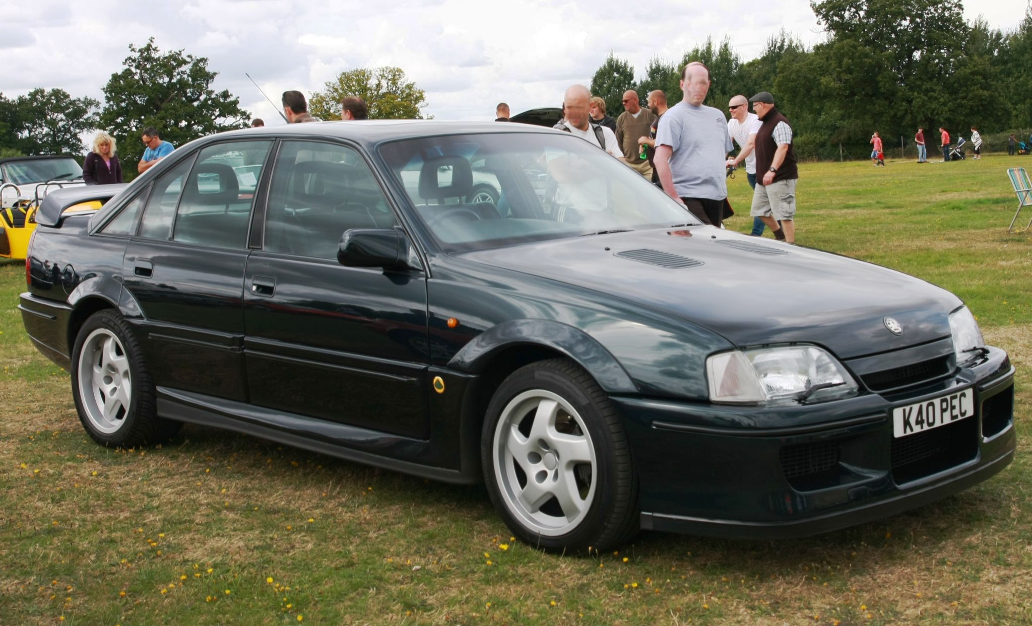 LOTUS CARLTON VERDE MUSGO 1992 FRENTE LATERAL CREATIVE COMMONS