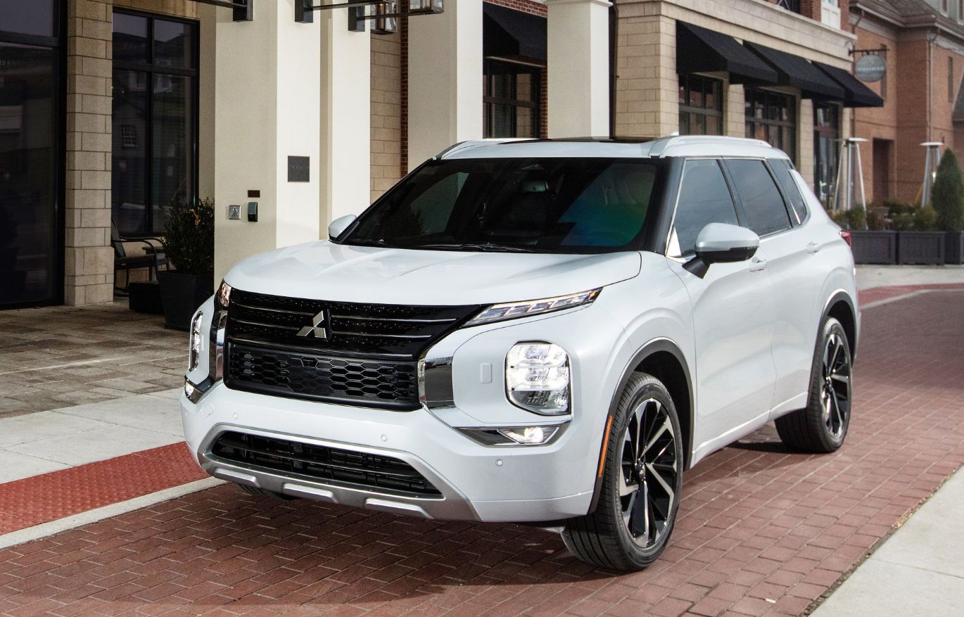 MITSUBISHI OUTLANDER PHEV 2025 BRANCO FRENTE LATERAL