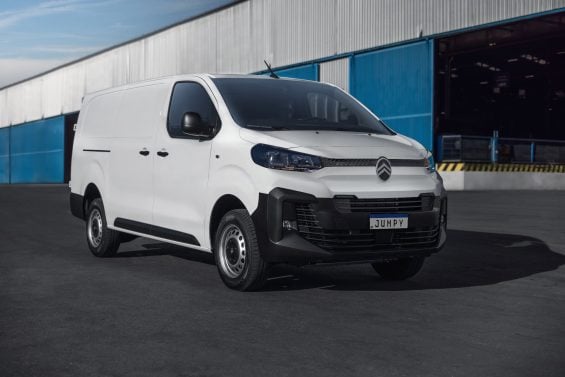 Citroën Jumpy Cargo 2025 Branco frente parado