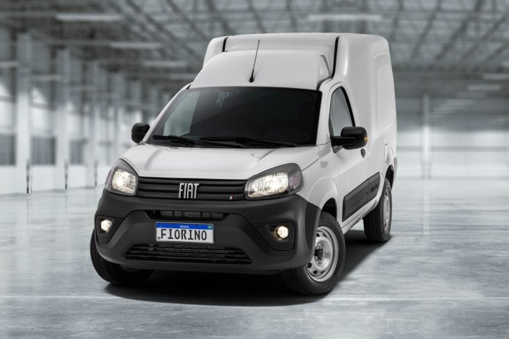 Fiat Fiorino Endurance 2025 branco frente parado