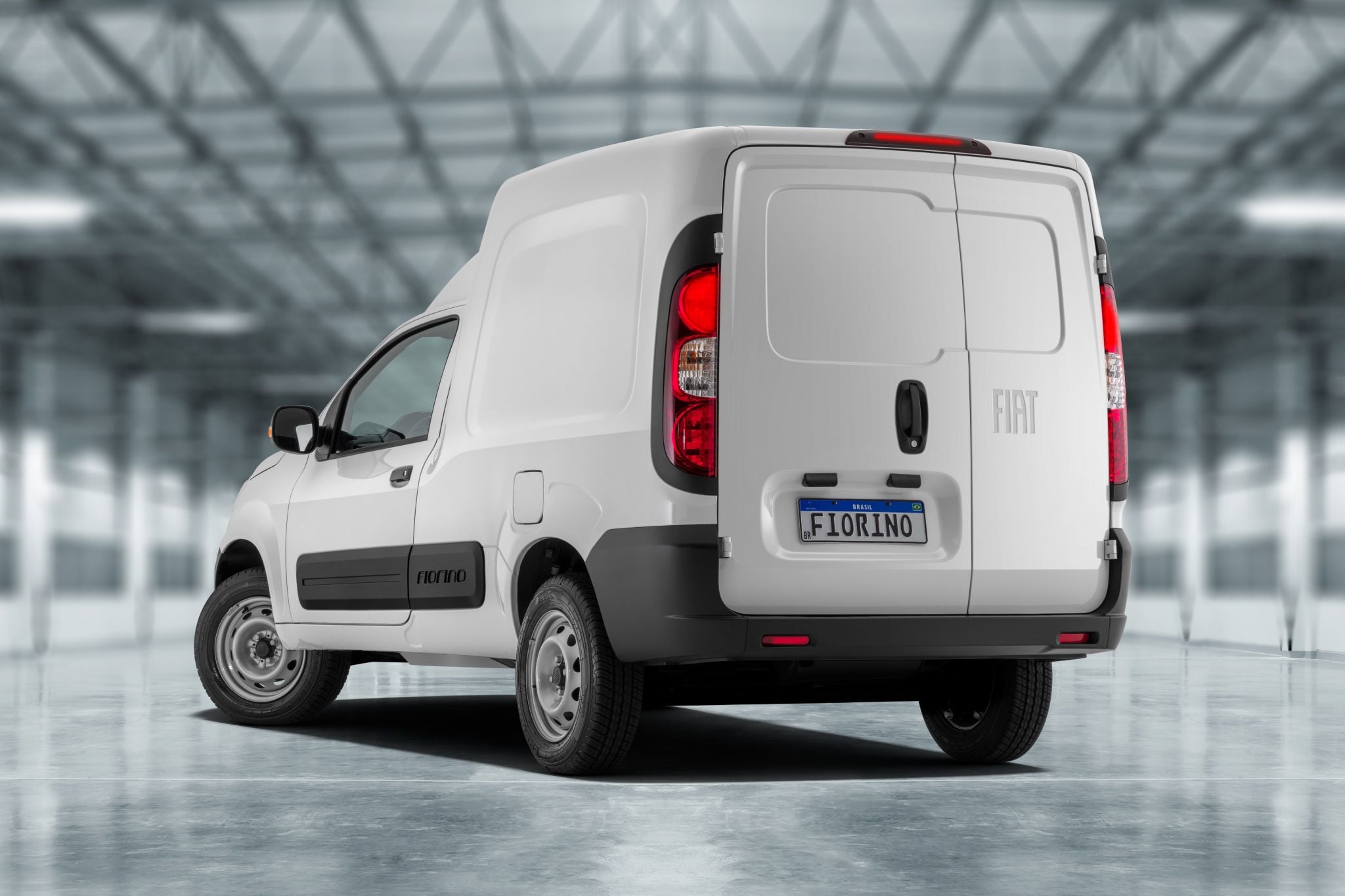 Fiat Fiorino Endurance 2025 branco traseira parado